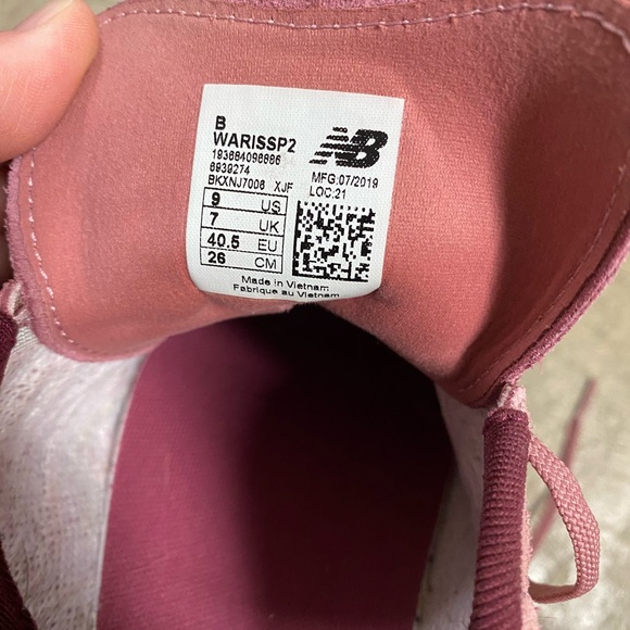 New Balance gym shoes - Picture 3 of 3